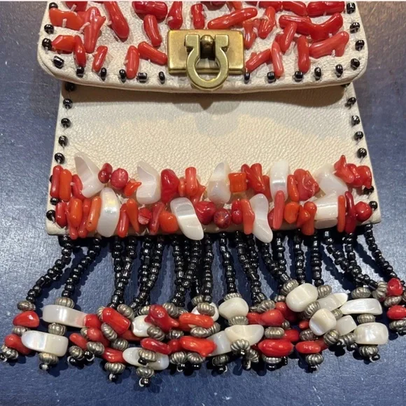SALVATORE FERRAGAMO Vintage Coral Bead & White Leather Coin Purse +Chain RARE - Picture 5 of 13